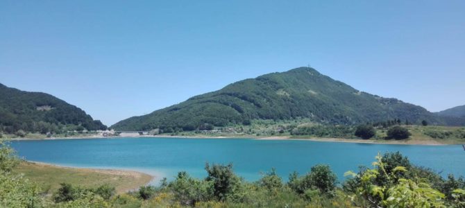 Lago di Campotosto: rigenerarsi a due passi da L’Aquila